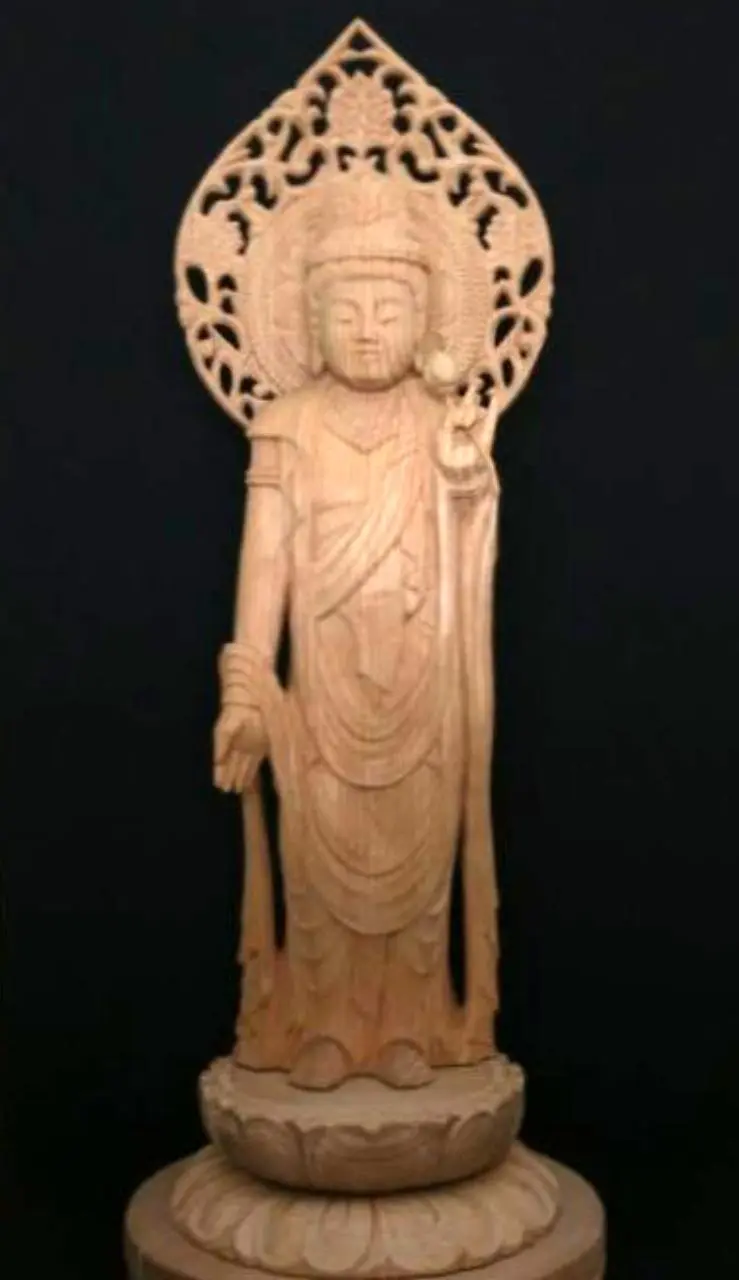 聖観音立像(高さ28cm)
